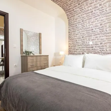 F & B Collection - 2br Fast Wi-fi Penthouse سالونيك