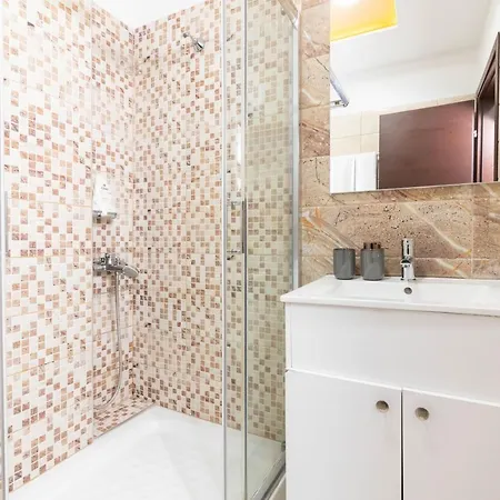 F & B Collection - 2Br Fast Wi-Fi Penthouse * Soluň