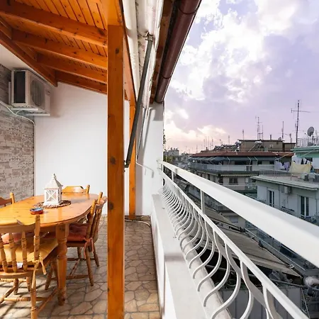 F & B Collection - 2br Fast Wi-fi Penthouse *